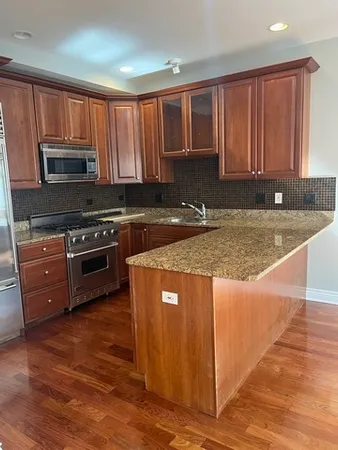 $825,000 | 334 North Jefferson Street, Unit A, Chicago, IL 60661