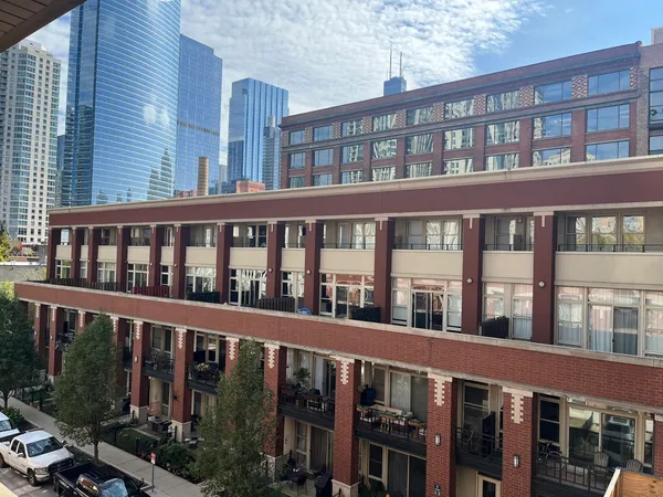 $825,000 | 334 North Jefferson Street, Unit A, Chicago, IL 60661
