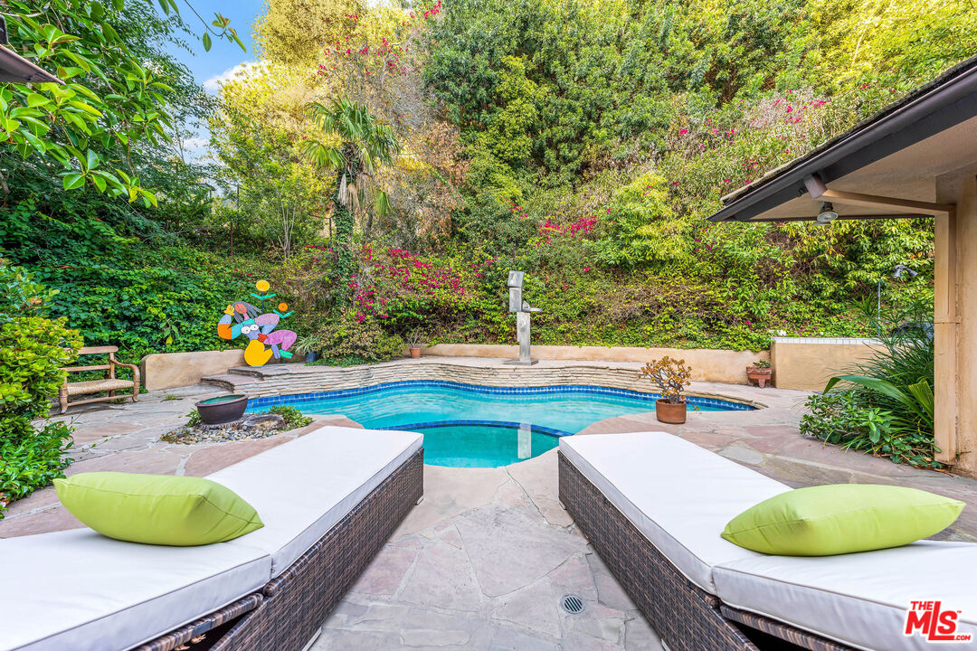 10871 Chalon Road Los Angeles, CA 90077 - Photo 24 of 41