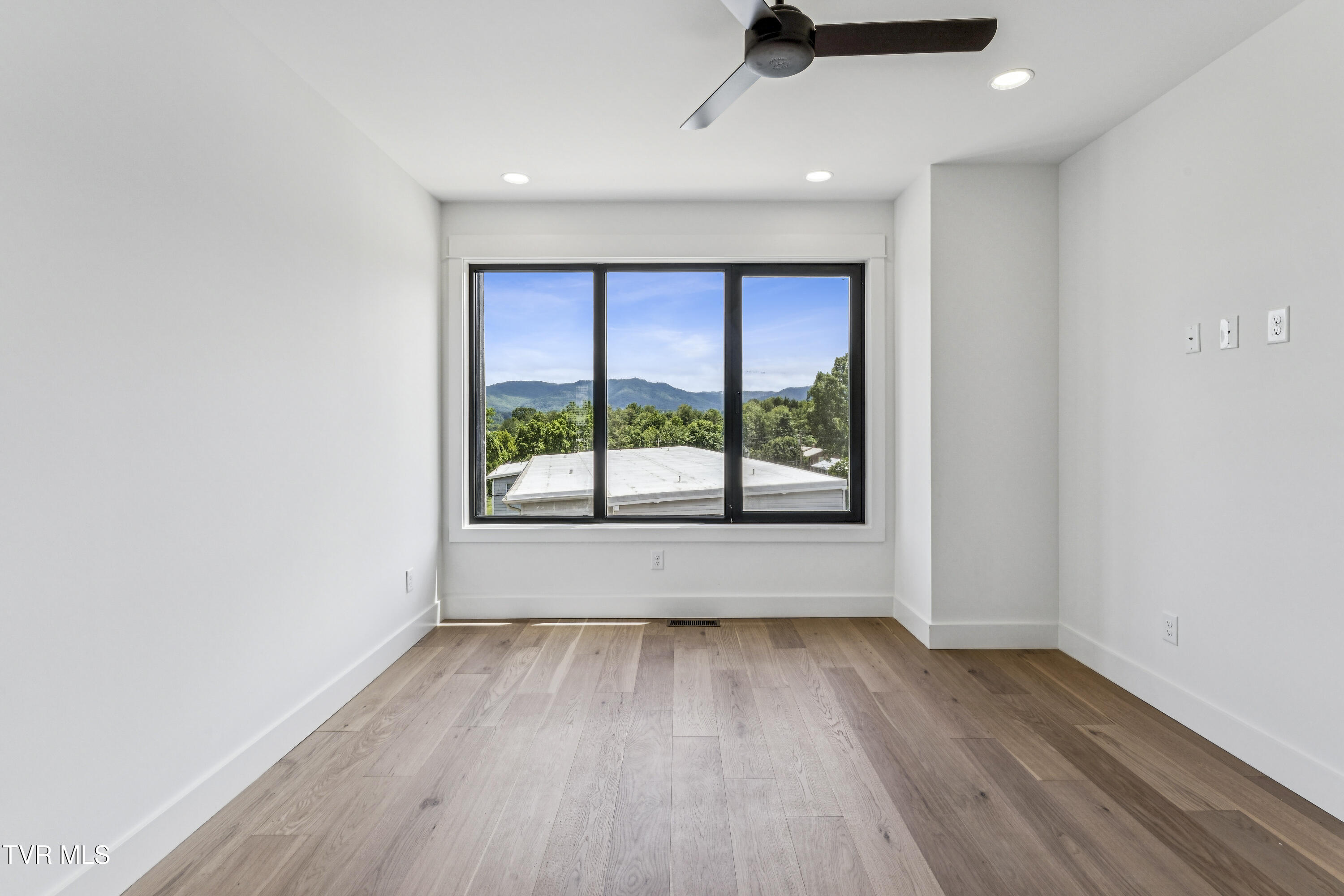 1533 Pactolas Road, Unit 107 Johnson City, TN 37604 - Photo 33 of 52 Pactolas1-31