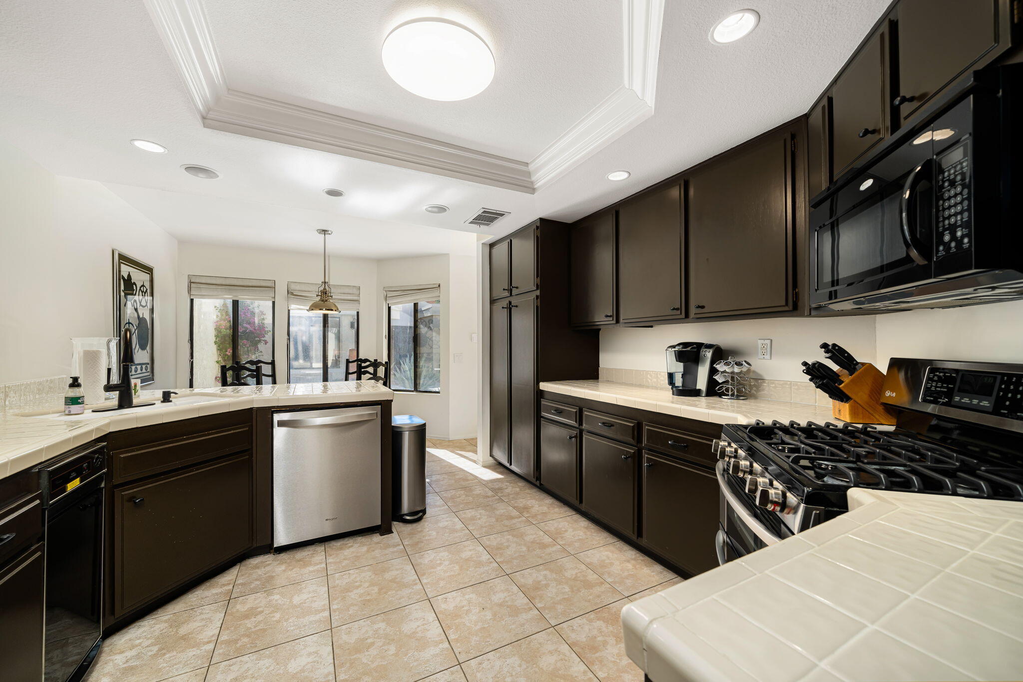 77136 Vía Huerta La Quinta, CA 92253 - Photo 16 of 30 P KITCHEN