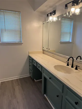 $2,000 | 7838 Vickijohn Drive, Houston, TX 77071