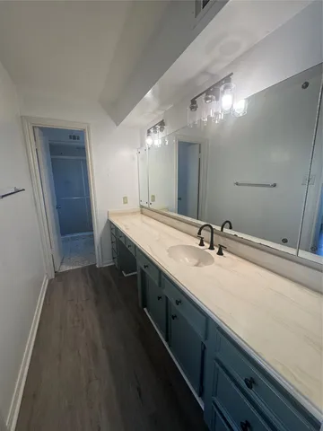 $2,000 | 7838 Vickijohn Drive, Houston, TX 77071