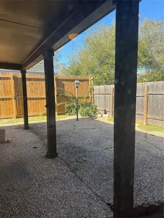 $2,000 | 7838 Vickijohn Drive, Houston, TX 77071