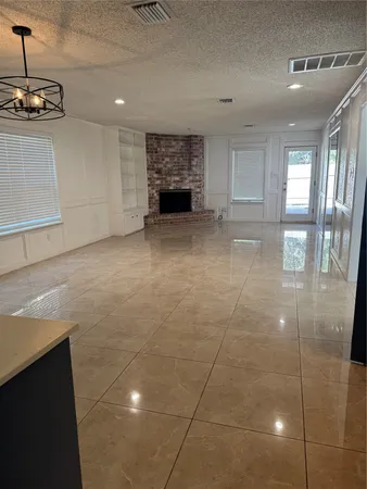 $2,000 | 7838 Vickijohn Drive, Houston, TX 77071