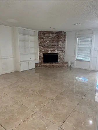 $2,000 | 7838 Vickijohn Drive, Houston, TX 77071
