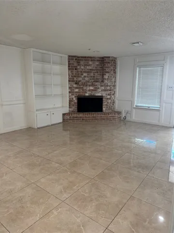 $2,000 | 7838 Vickijohn Drive, Houston, TX 77071