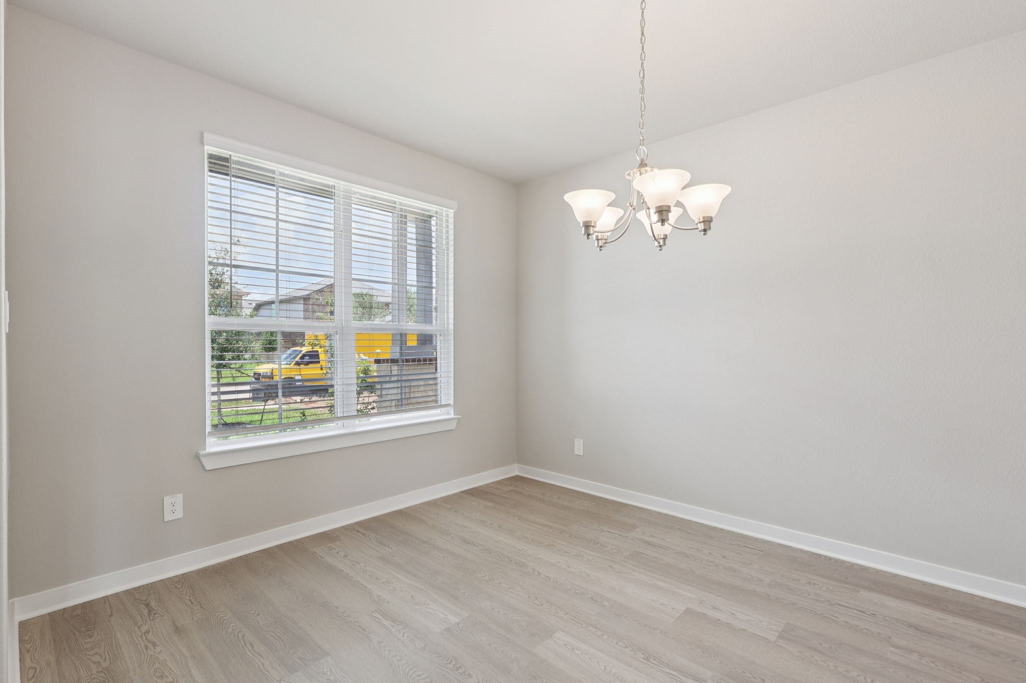 5710 Chamberlain Crossing Rosenberg, TX 77471 - Photo 9 of 40 a view of an empty room with a window