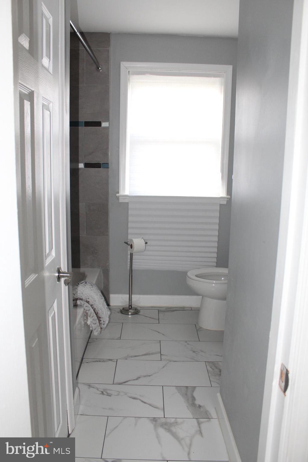 1624 Heathfield Road Baltimore, MD 21239 - Photo 25 of 46