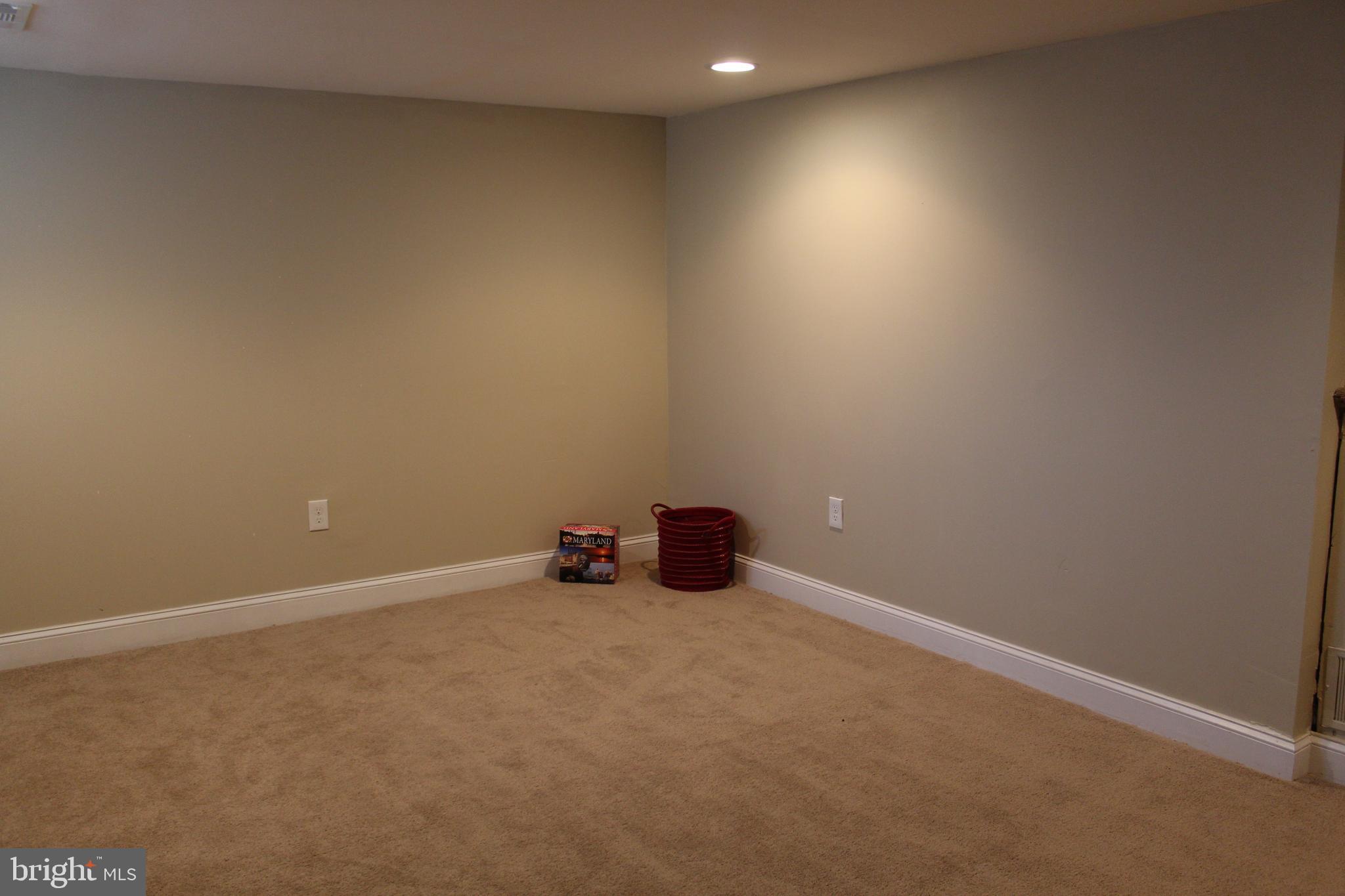 1624 Heathfield Road Baltimore, MD 21239 - Photo 35 of 46