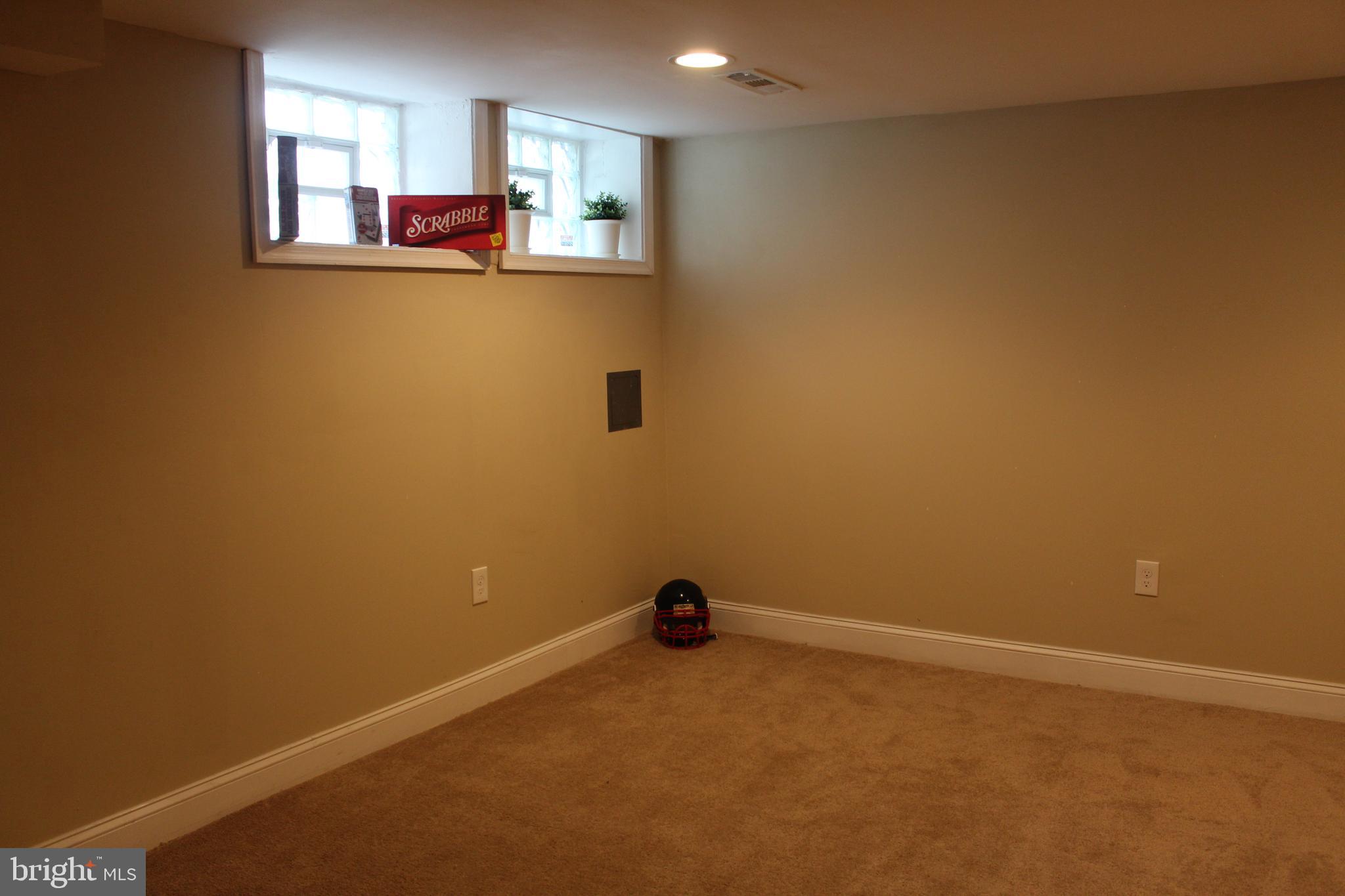 1624 Heathfield Road Baltimore, MD 21239 - Photo 36 of 46