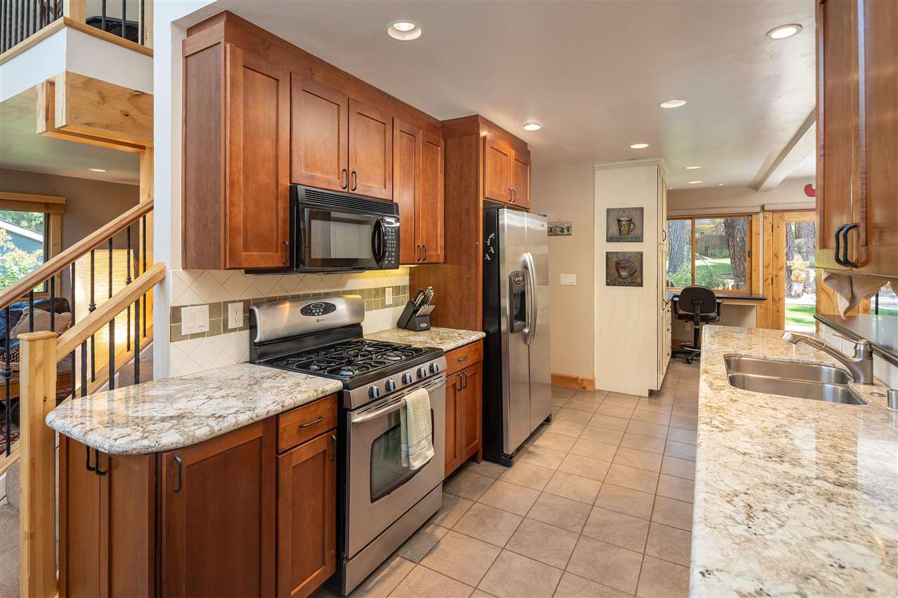 10913 Jeffery Pine Road Truckee, CA 96161 - Photo 8 of 21 Gallery Image 8