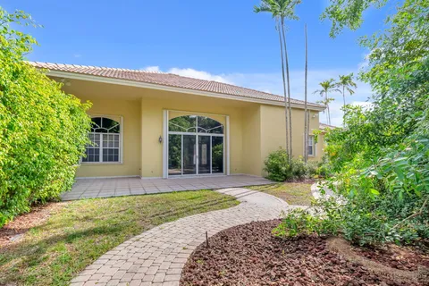 $999,000 | 9152 Long Lake Palm Drive, Boca Raton, FL 33496