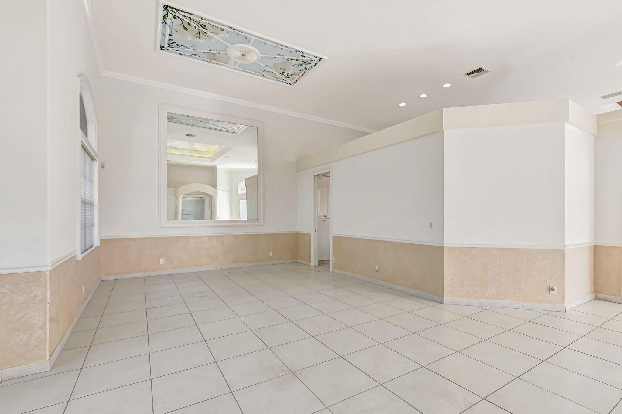 9152 Long Lake Palm Drive Boca Raton, FL 33496 - Photo 6 of 36 a view of an empty room