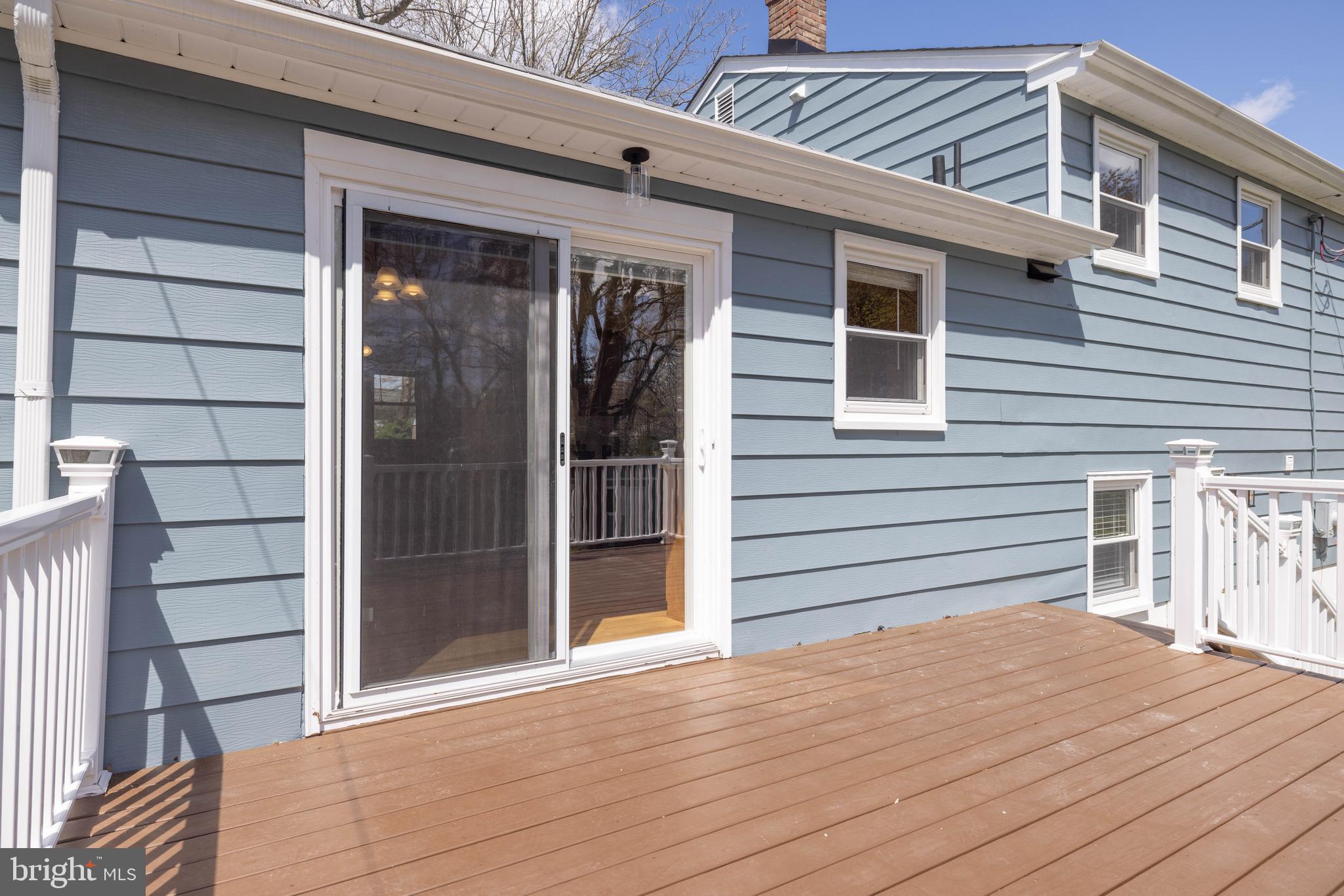 23 Ferncliff Road Newark, DE 19711 - Photo 33 of 42 Sliding glass doors/Deck