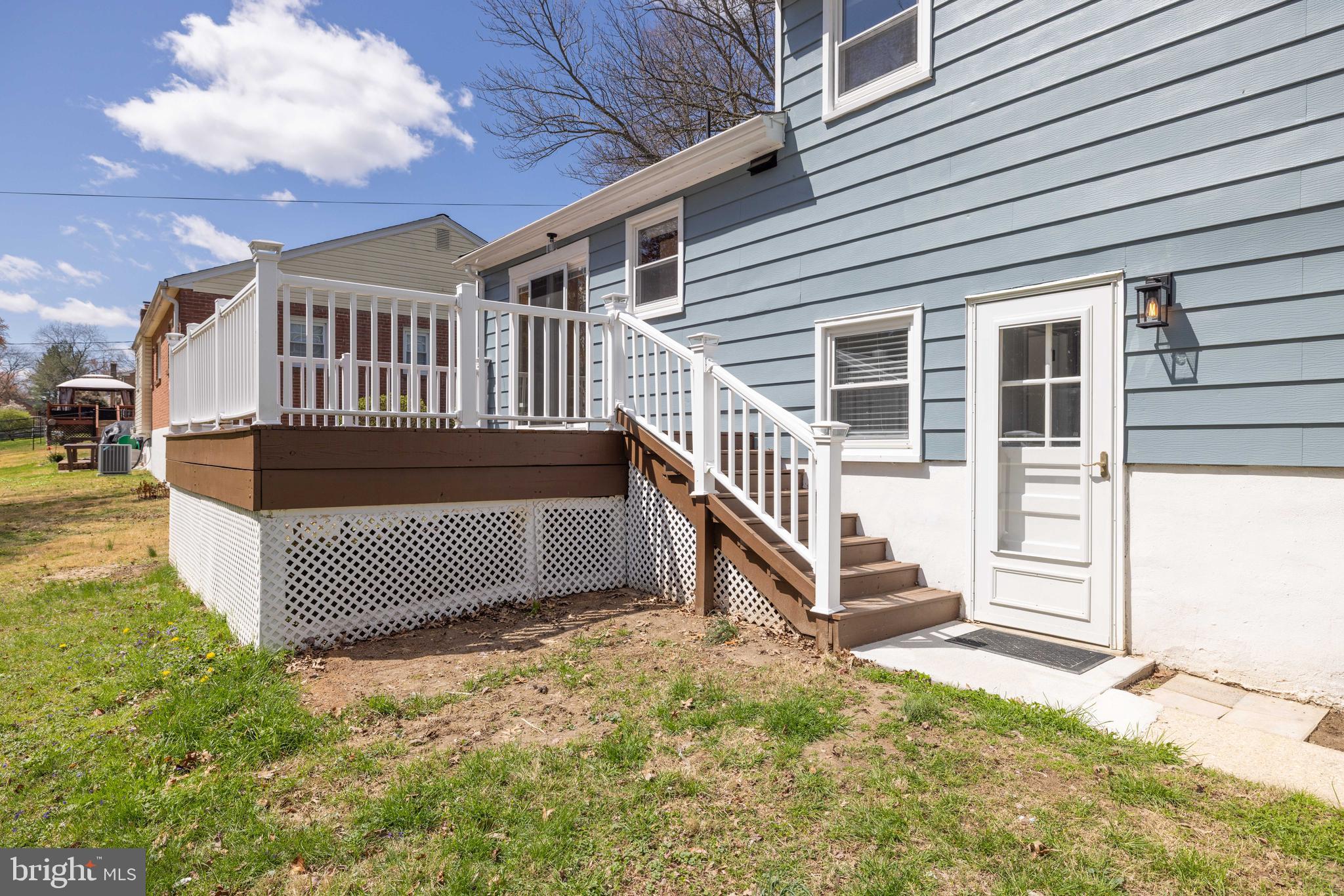 23 Ferncliff Road Newark, DE 19711 - Photo 35 of 42 Deck and 2nd access door to backyard
