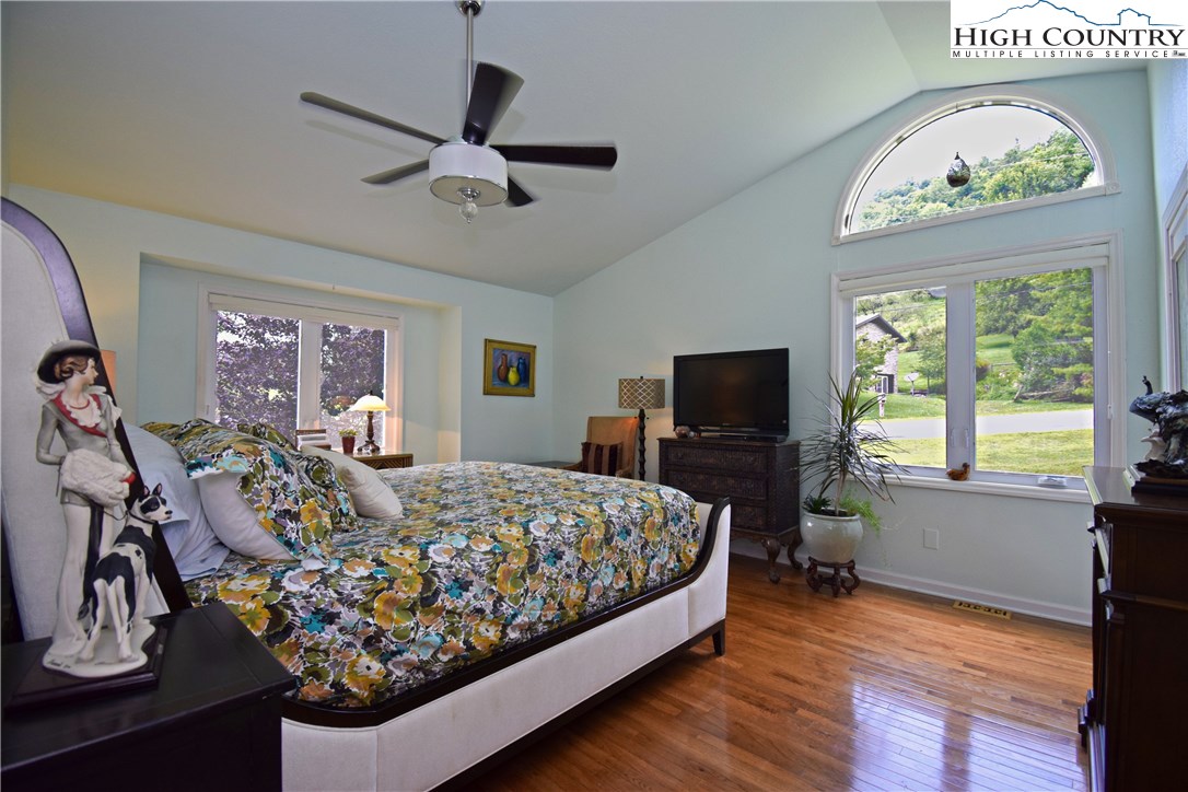 1107 Dewitt Barnett Road Banner Elk, NC 28604 - Photo 17 of 50 Gallery Image 17