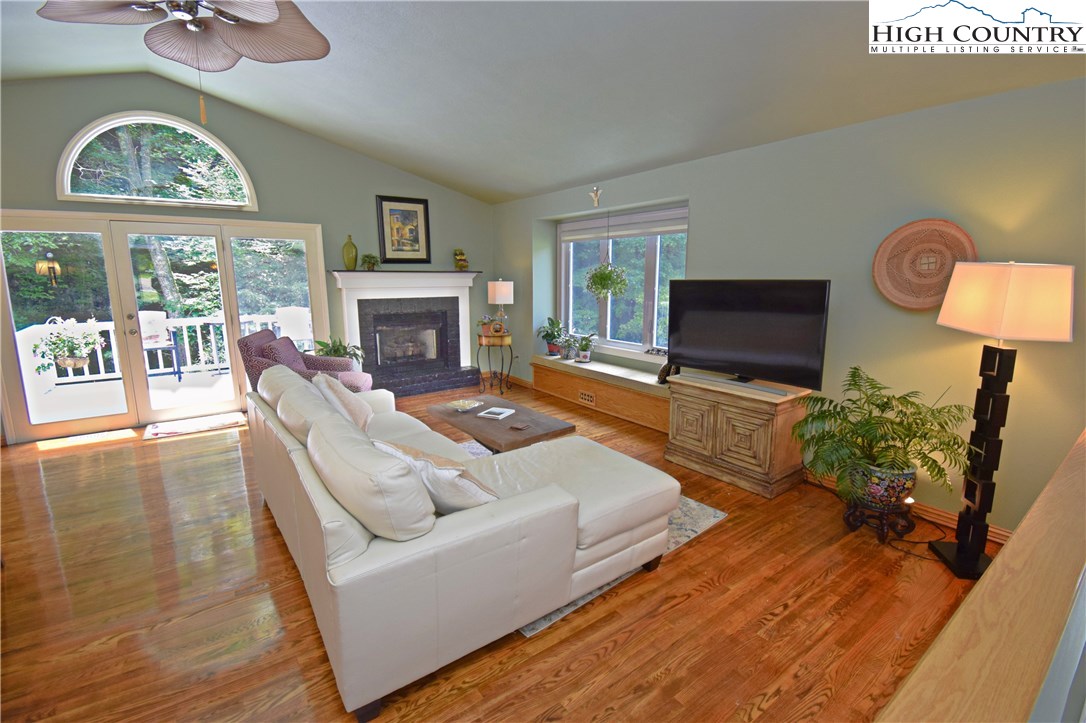 1107 Dewitt Barnett Road Banner Elk, NC 28604 - Photo 6 of 50 Gallery Image 6