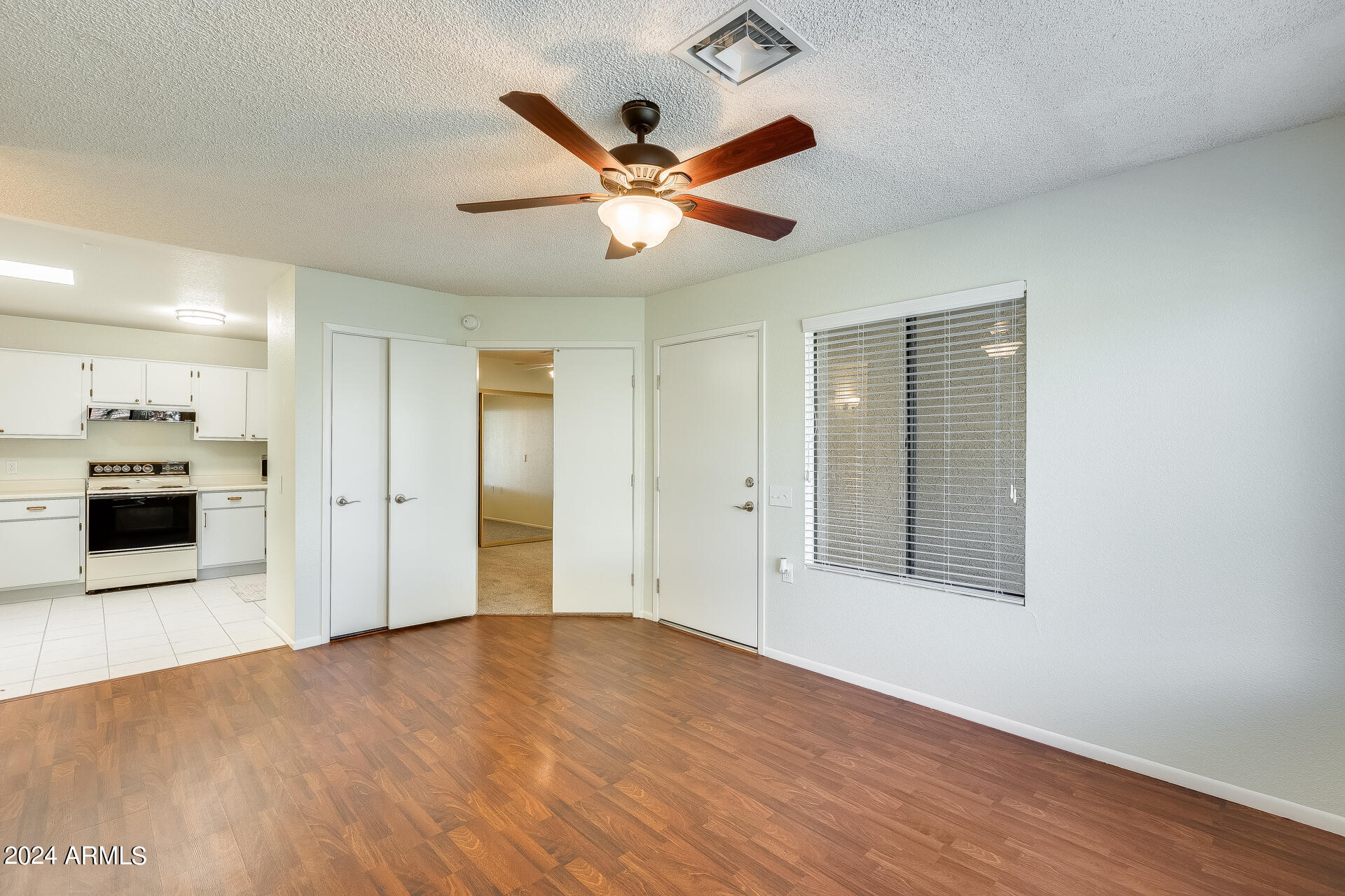 14300 West Bell Road, Unit 35 Surprise, AZ 85374 - Photo 10 of 49 8