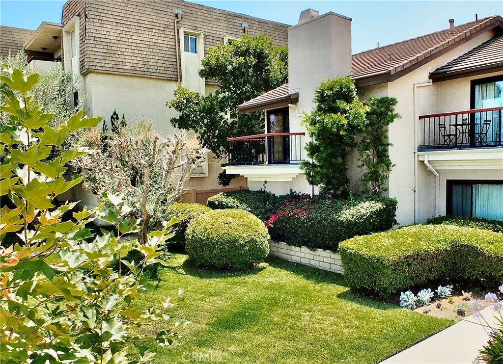 4015 North Virginia Road, Unit 6 Long Beach, CA 90807 - Photo 1 of 61