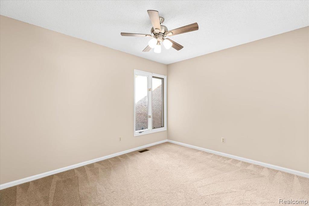 22245 River Ridge Trail Farmington, MI 48335 - Photo 24 of 33