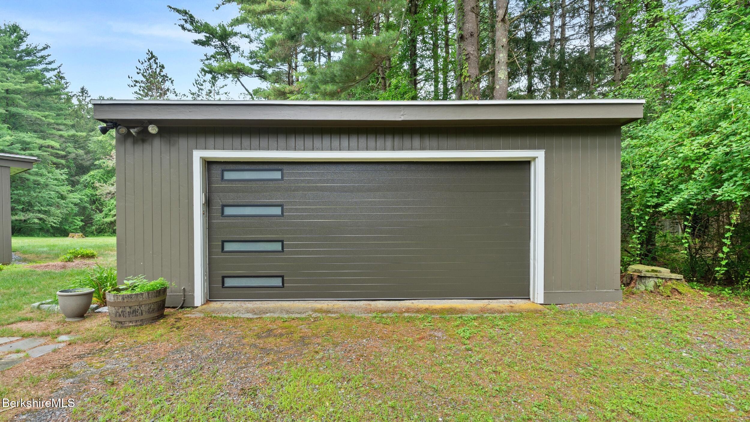 33 Creamery Road Egremont, MA 01230 - Photo 3 of 29 DSC00011LR