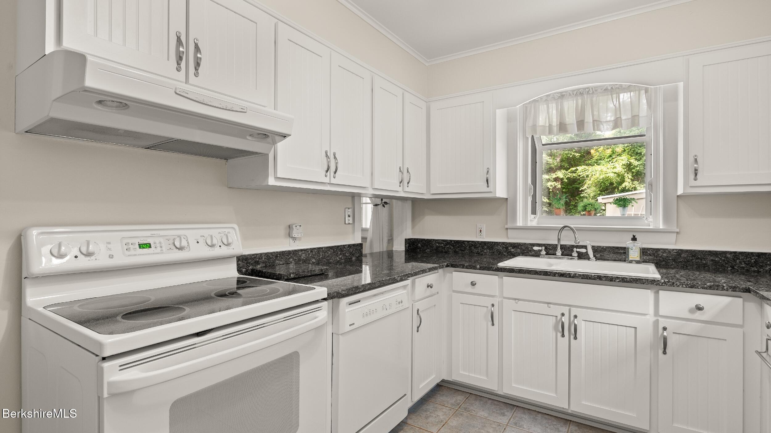 33 Creamery Road Egremont, MA 01230 - Photo 4 of 29 DSC00180LR