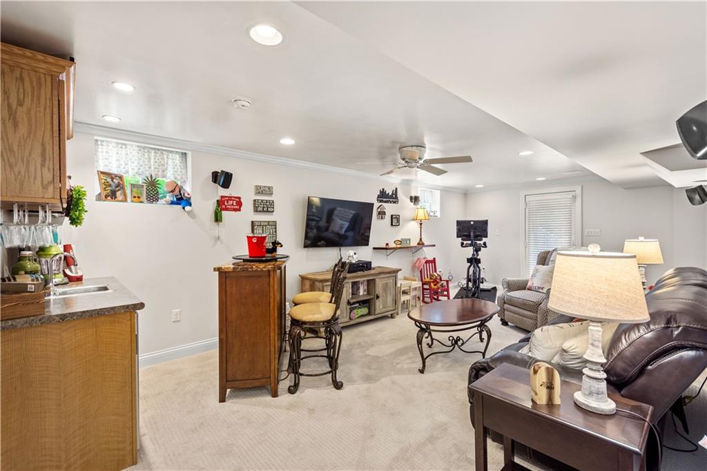 520 Miranda Road Pittsburgh, PA 15241 - Photo 17 of 22 Gallery Image 17