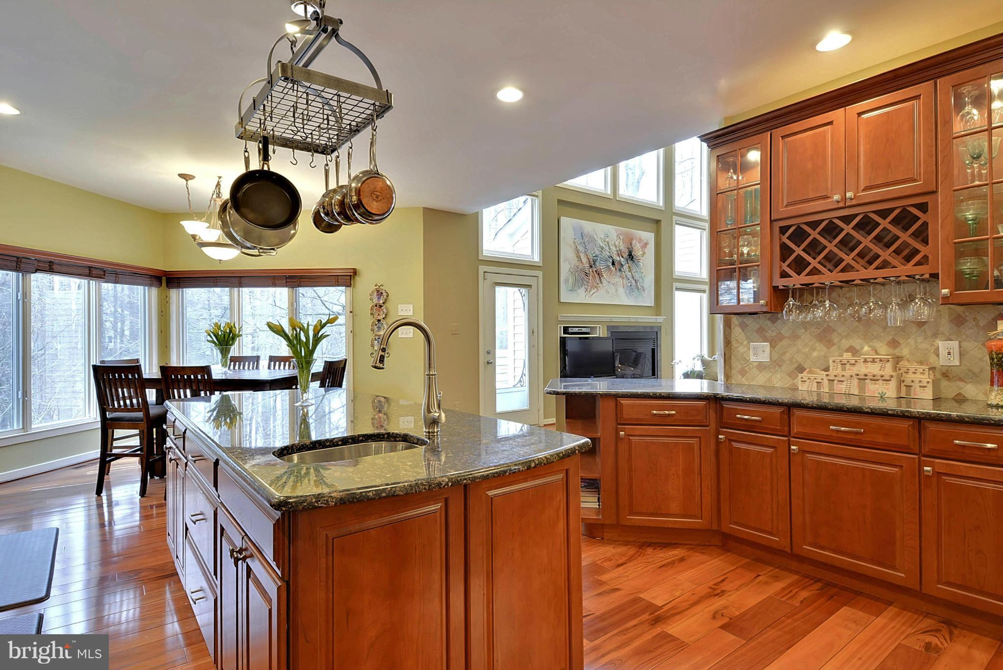 1102 Water Pointe Lane Reston, VA 20194 - Photo 6 of 29 Kitchen