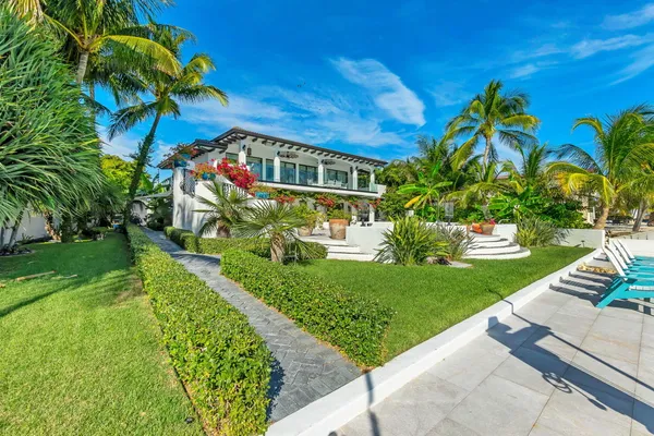 $5,250,000 | 210 West Seaview Circle, Duck Key, FL 33050