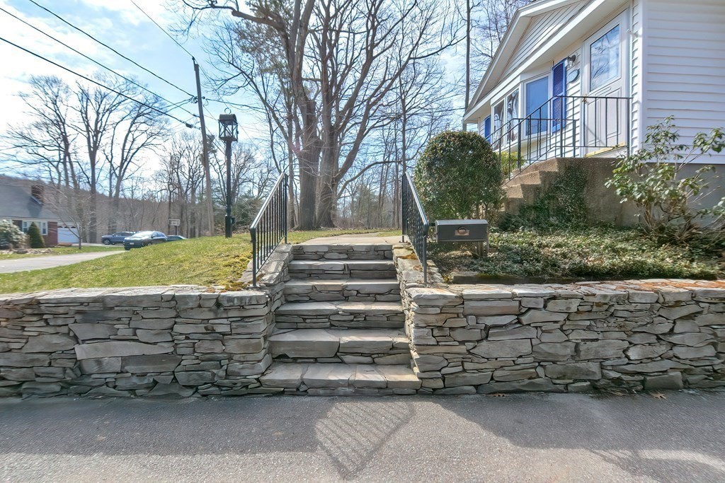 16 Tanglewood Road Paxton, MA 01612 - Photo 3 of 20 Gallery Image 3