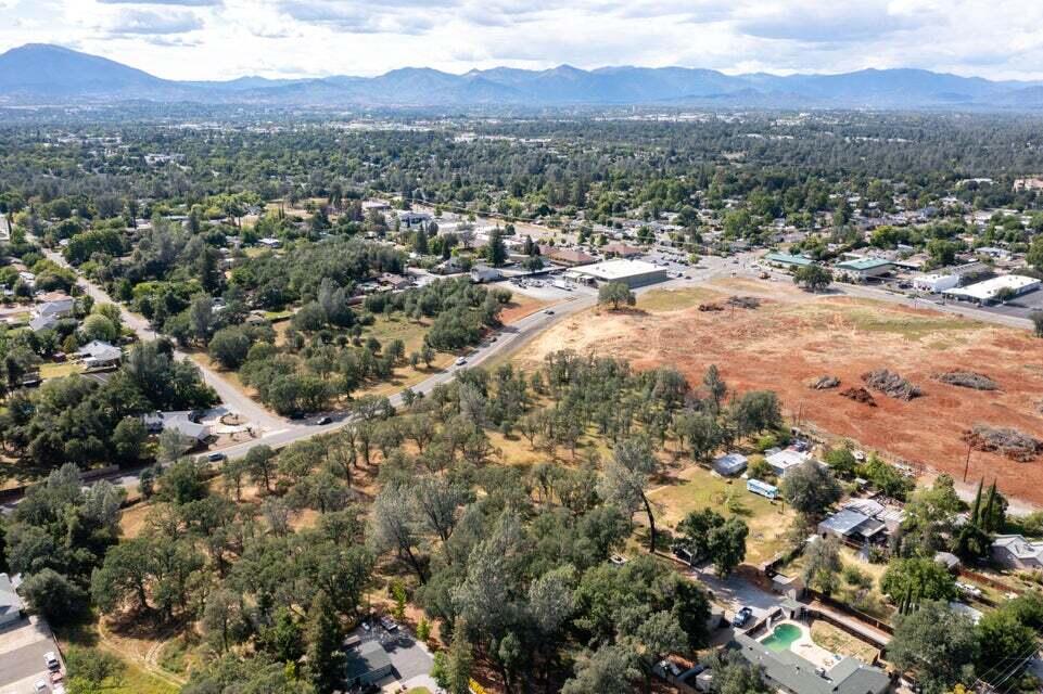 Shasta View Redding, CA 96002 - Photo 8 of 41 8