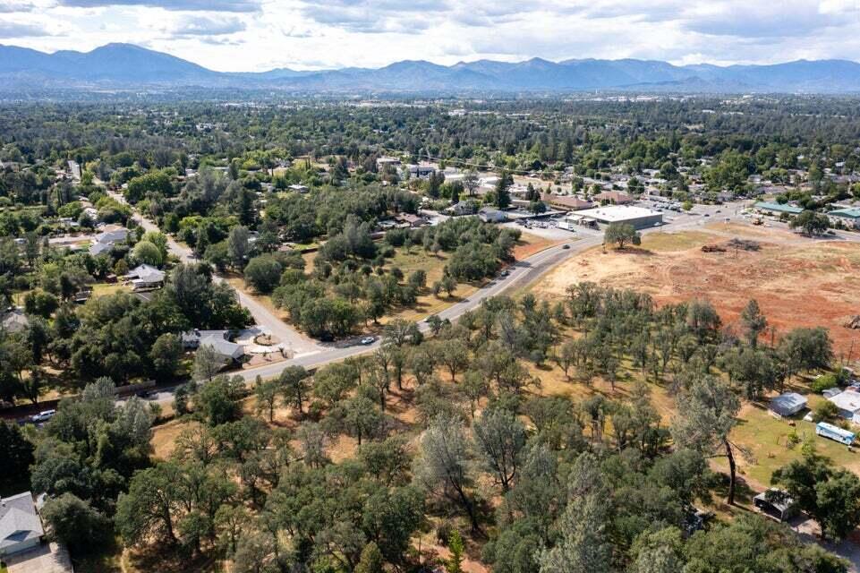 Shasta View Redding, CA 96002 - Photo 9 of 41 9