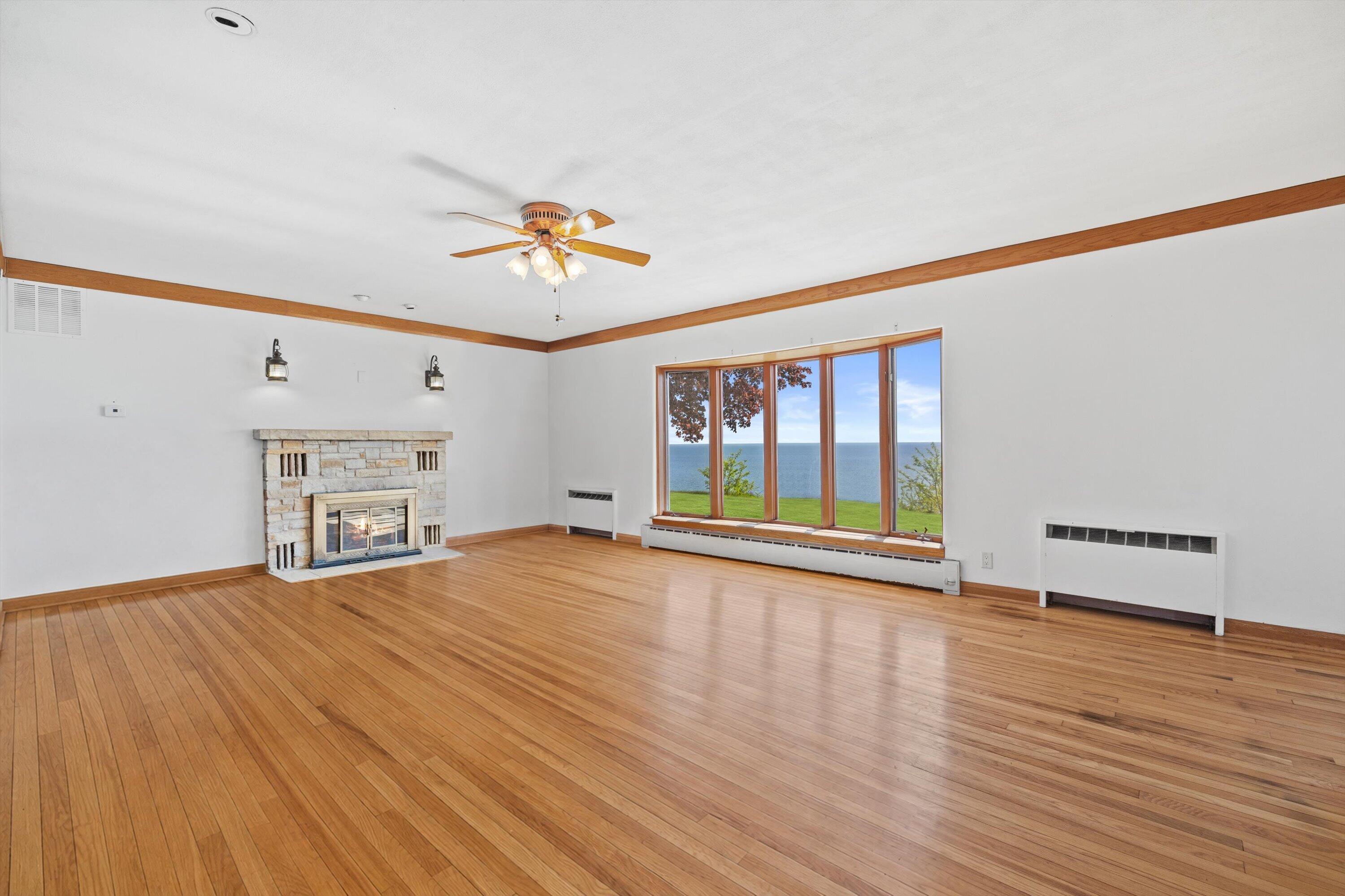 865 Sheridan Road Somers, WI 53140 - Photo 8 of 56 living room