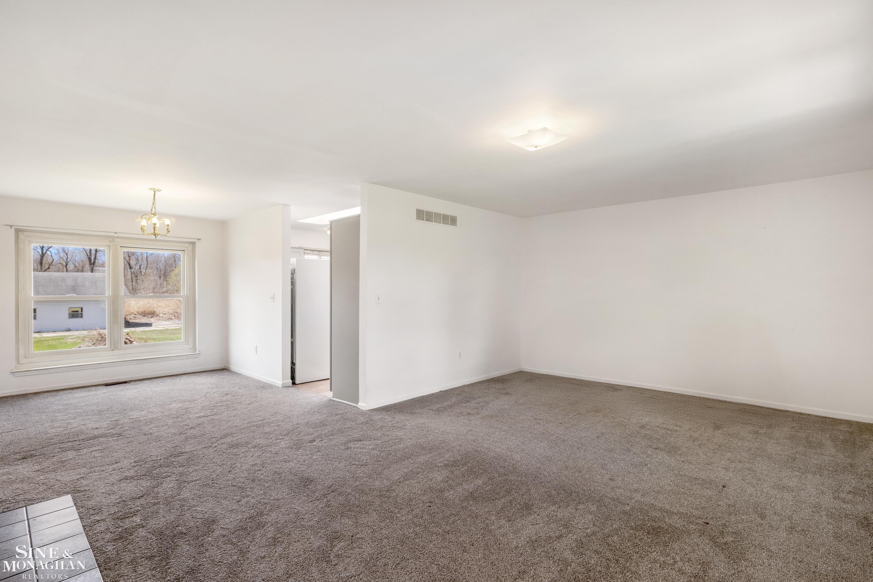 8250 Hannan Road Wayne, MI 48184 - Photo 5 of 29 50172214-e2c298ce-0ac9-46c8-8ac2-f74a9e7058c6.JPG