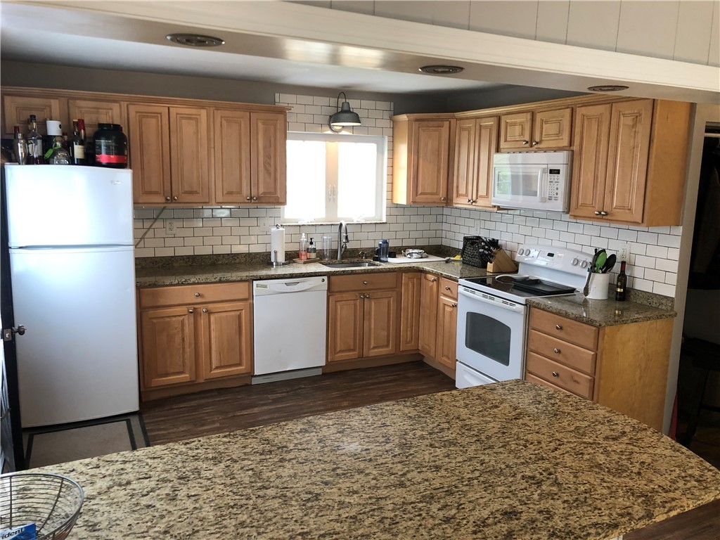 30 Overhill Road Warren, RI 02885 - Photo 5 of 22