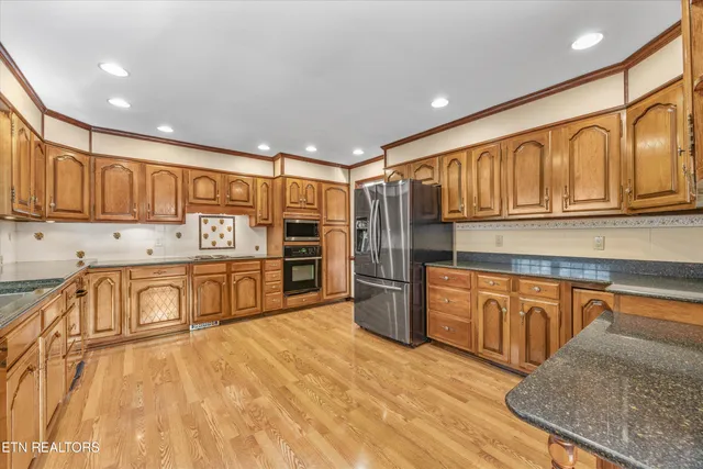 $645,000 | 2992 Knoxville Highway, Wartburg, TN 37887