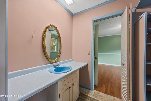 $645,000 | 2992 Knoxville Highway, Wartburg, TN 37887