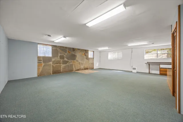 $645,000 | 2992 Knoxville Highway, Wartburg, TN 37887