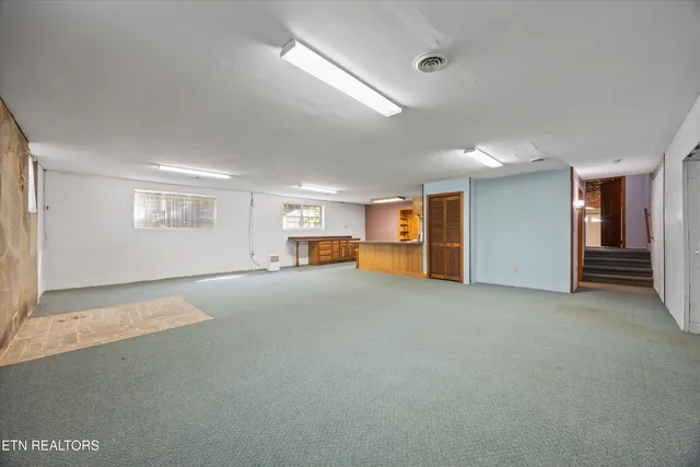 $645,000 | 2992 Knoxville Highway, Wartburg, TN 37887