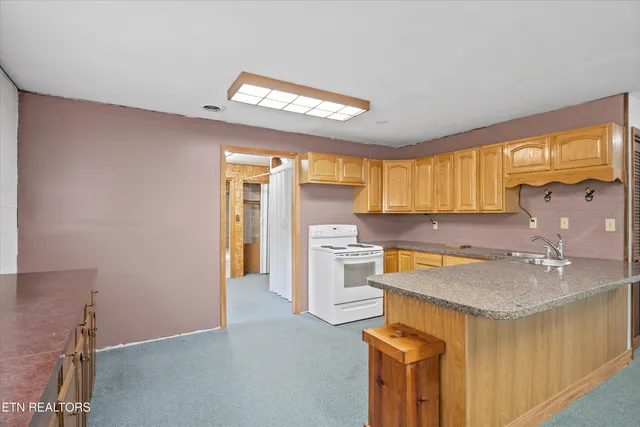 $645,000 | 2992 Knoxville Highway, Wartburg, TN 37887