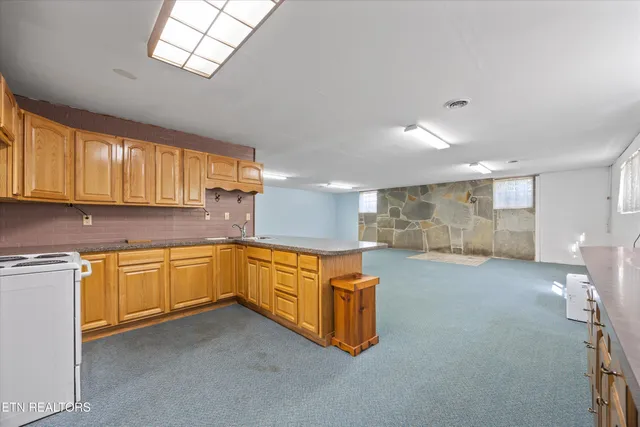 $645,000 | 2992 Knoxville Highway, Wartburg, TN 37887