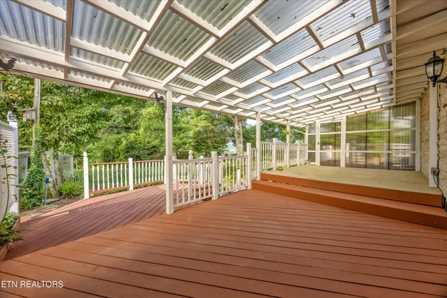 $645,000 | 2992 Knoxville Highway, Wartburg, TN 37887