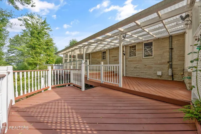 $645,000 | 2992 Knoxville Highway, Wartburg, TN 37887