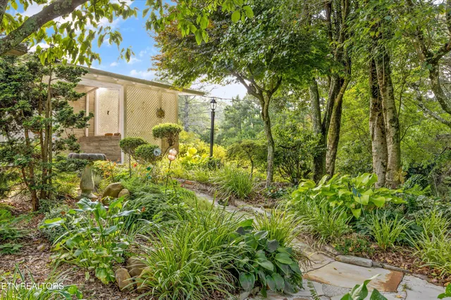 $645,000 | 2992 Knoxville Highway, Wartburg, TN 37887