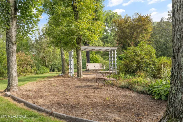 $645,000 | 2992 Knoxville Highway, Wartburg, TN 37887