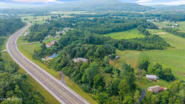 $645,000 | 2992 Knoxville Highway, Wartburg, TN 37887