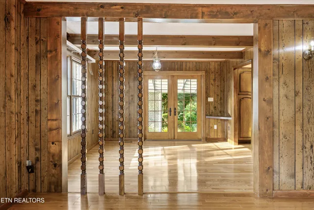 $645,000 | 2992 Knoxville Highway, Wartburg, TN 37887