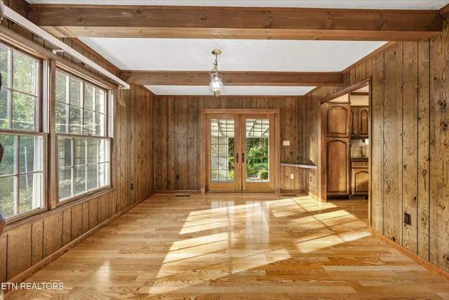 $645,000 | 2992 Knoxville Highway, Wartburg, TN 37887