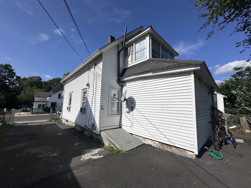 209 Tyler Street Springfield, MA 01109 - Photo 8 of 19 Gallery Image 8